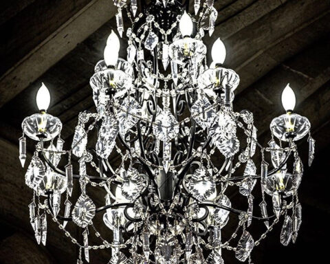 The presence of this 4.8 million dollar chandelier has been called disruptive and insulting to the more than 2,000 homeless people who live in Vancouver.