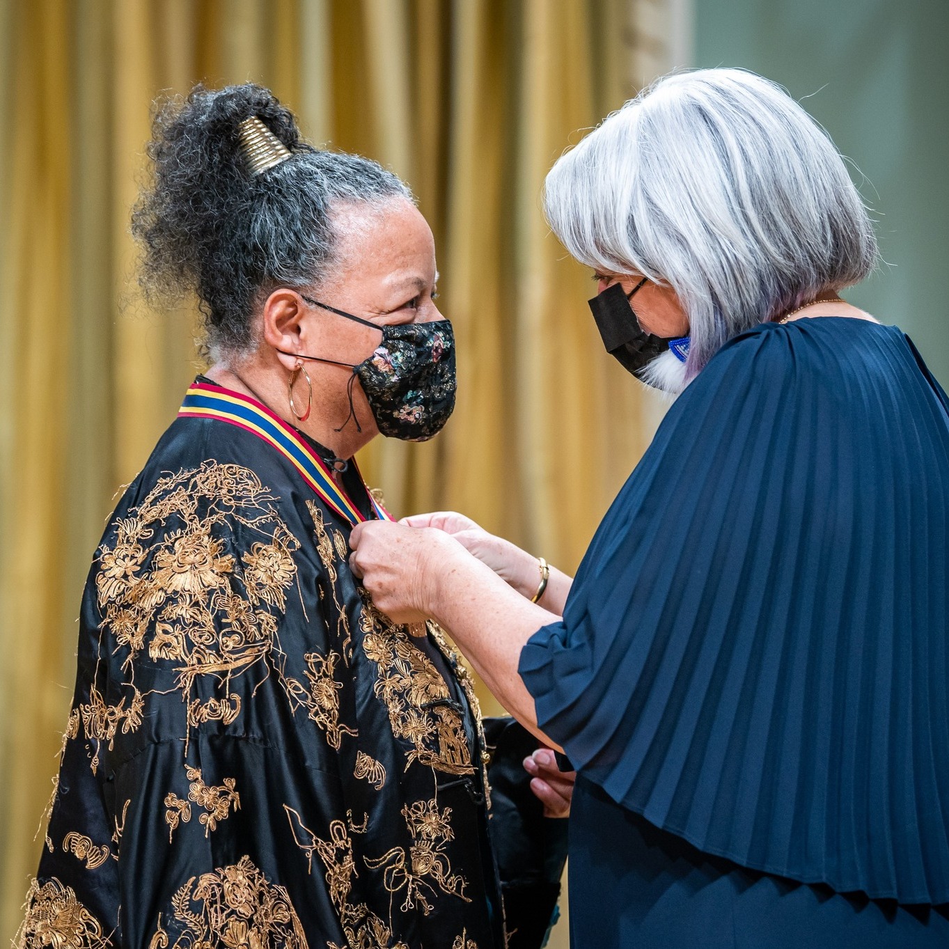 Rita Shelton Deverell pictured with Governor-General, Mary Simon, awarding her with the Lifetime Artistic Achievement Award. Photo taken from the Governor-General’s Facebook.